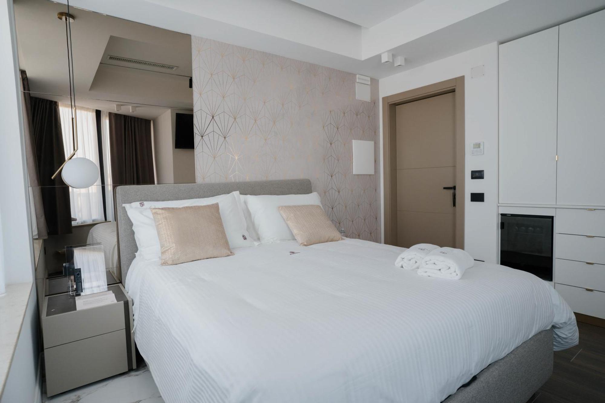 Poetica Boutique Sky Hotel Neapel Exterior foto